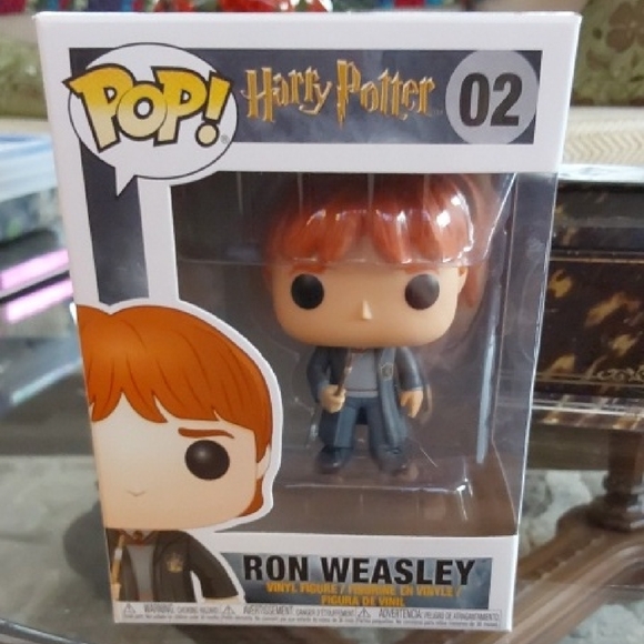 Funko Pop - Harry Potter Ron Weasley with Red Hair and Gray Outfit - Picture 9 of 9